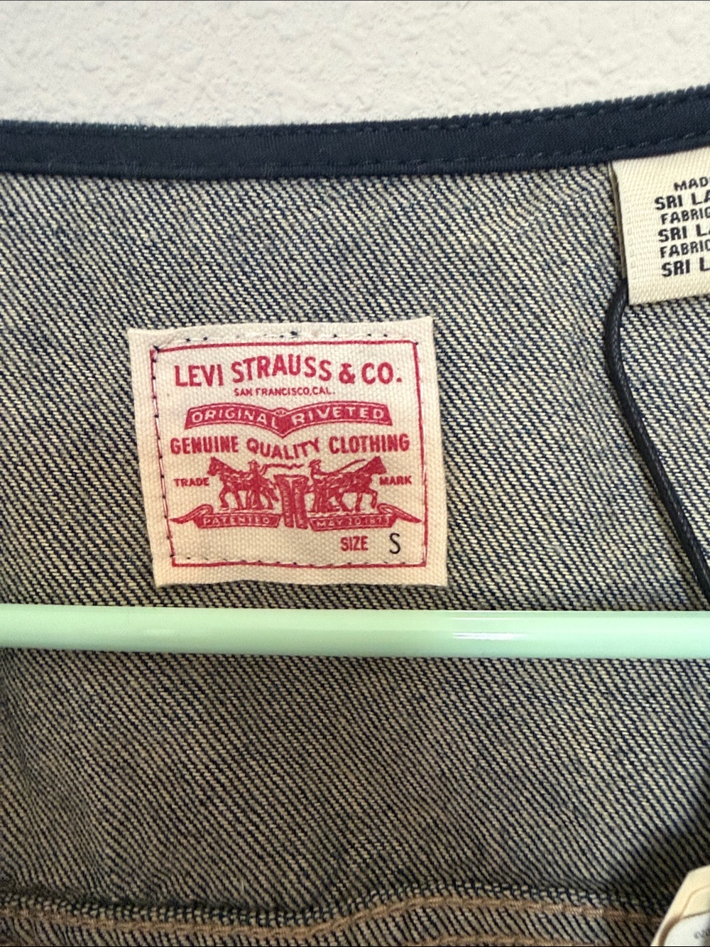 NWT Levi's Denim Vest with Button Front - Picture 2 of 8